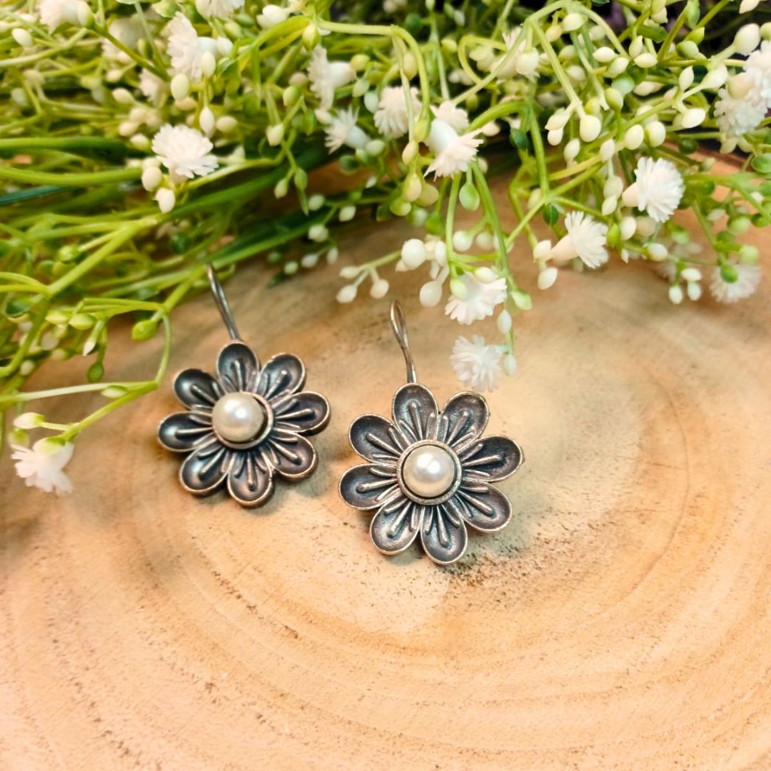 Bulika - Floral Pearl Earrings - Image 2